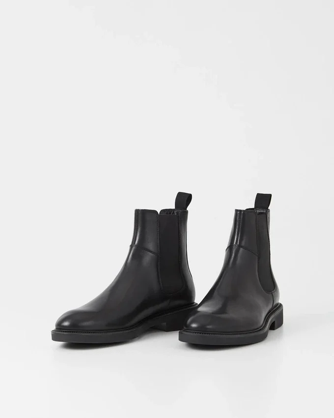 Alex M Boots