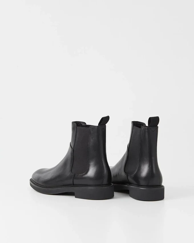 Alex M Boots