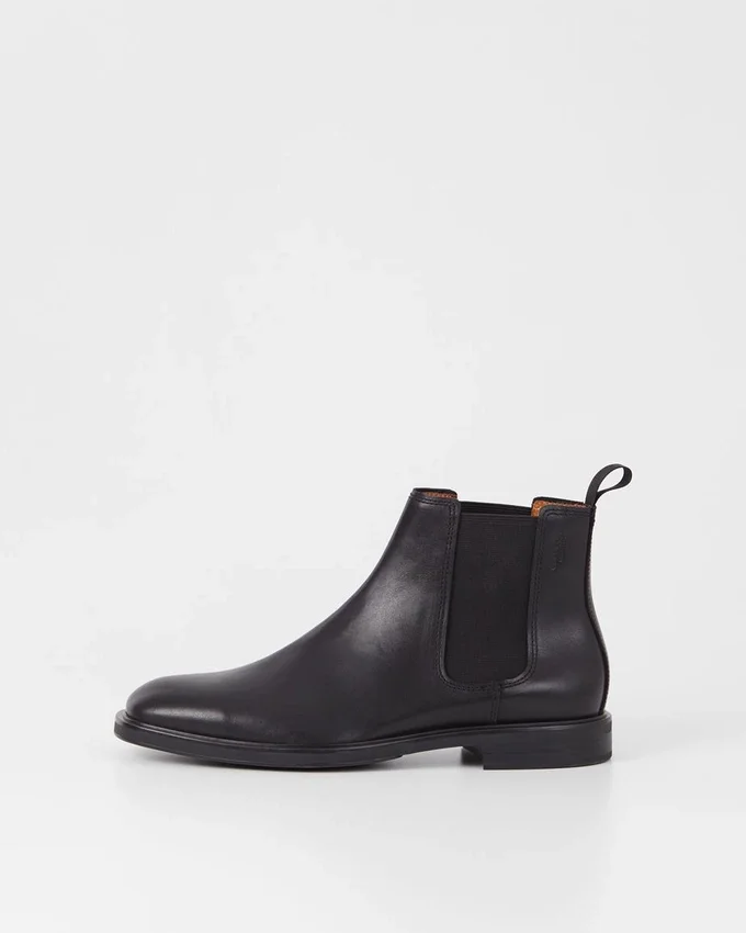 Andrew Boots