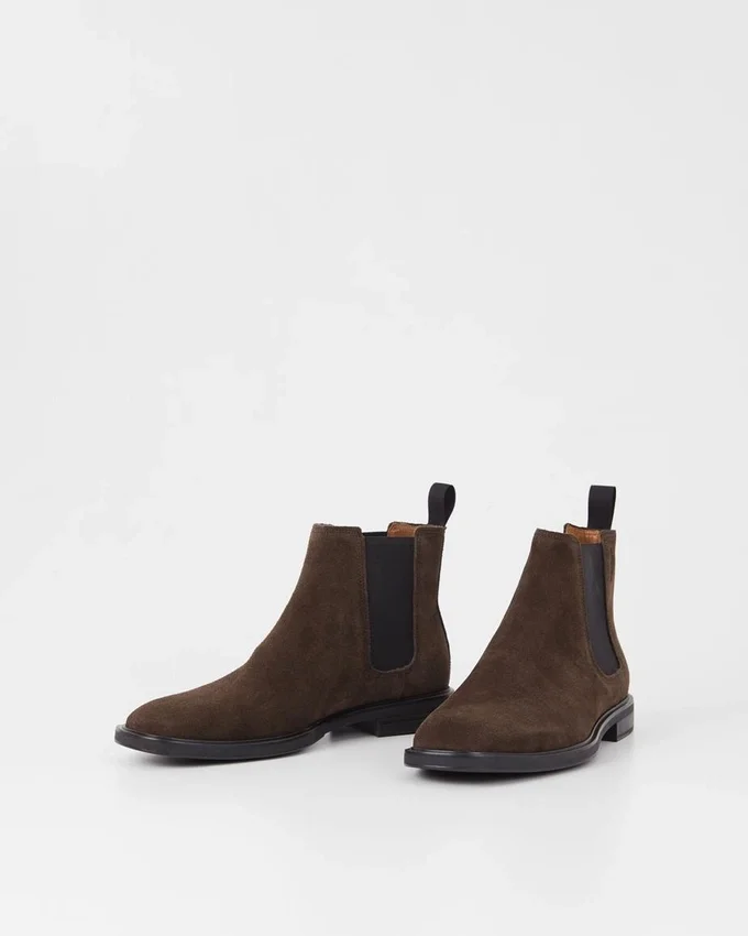Andrew Boots
