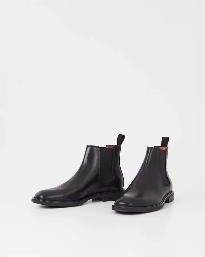 Andrew Boots
