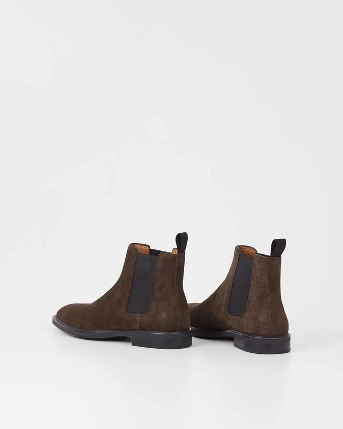 Andrew Boots