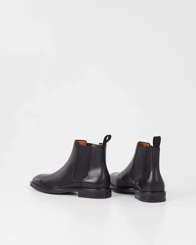 Andrew Boots