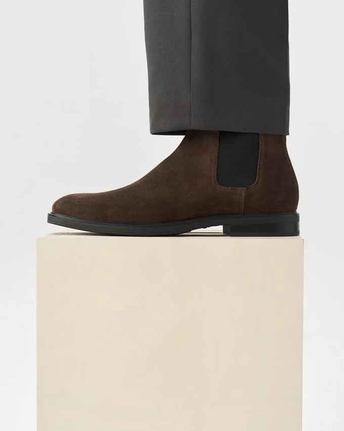 Andrew Boots