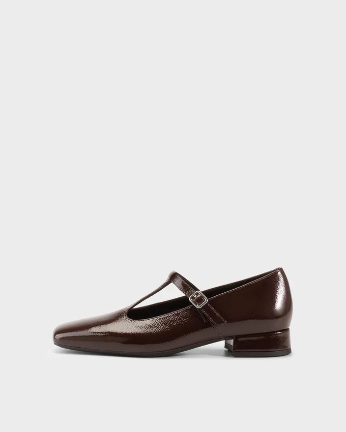 Debbi Pumps