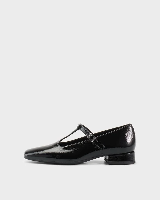 Debbi Pumps