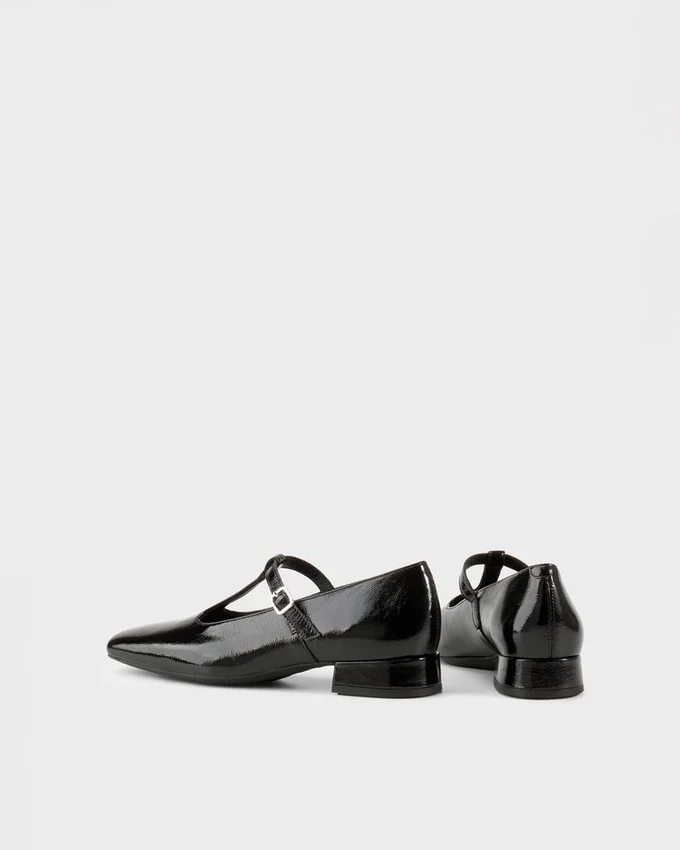 Debbi Pumps