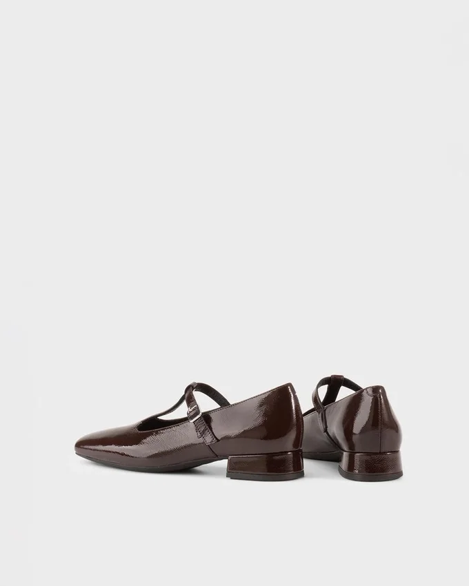 Debbi Pumps