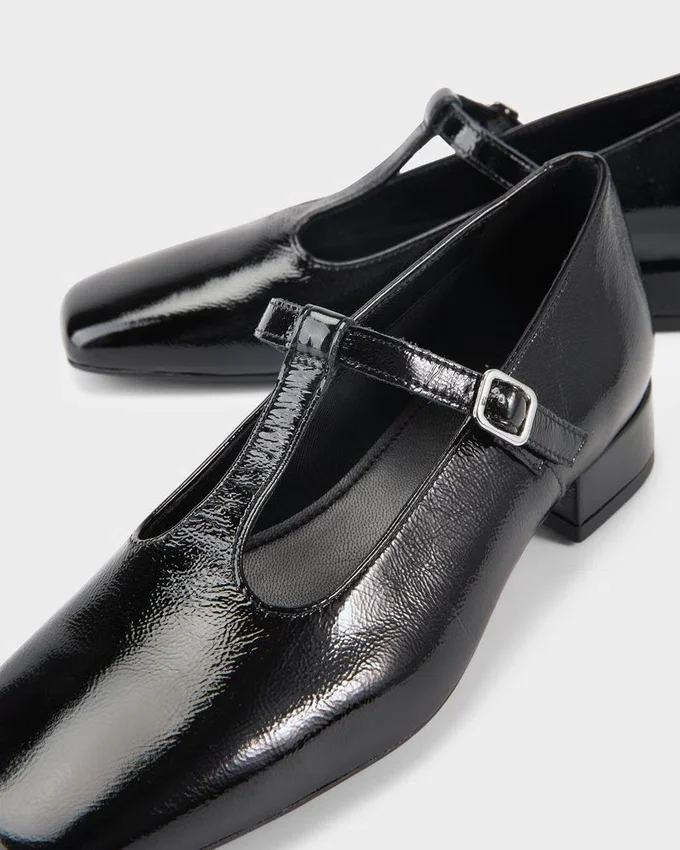 Debbi Pumps