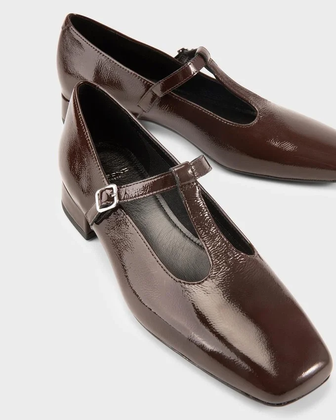 Debbi Pumps