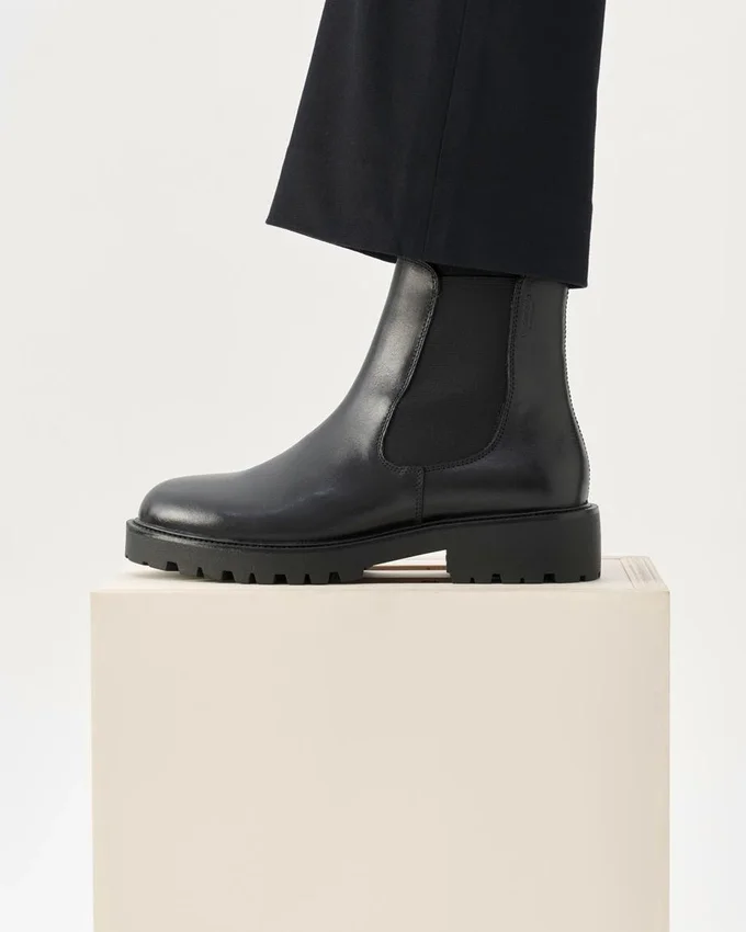 Kenova Chelsea Boots