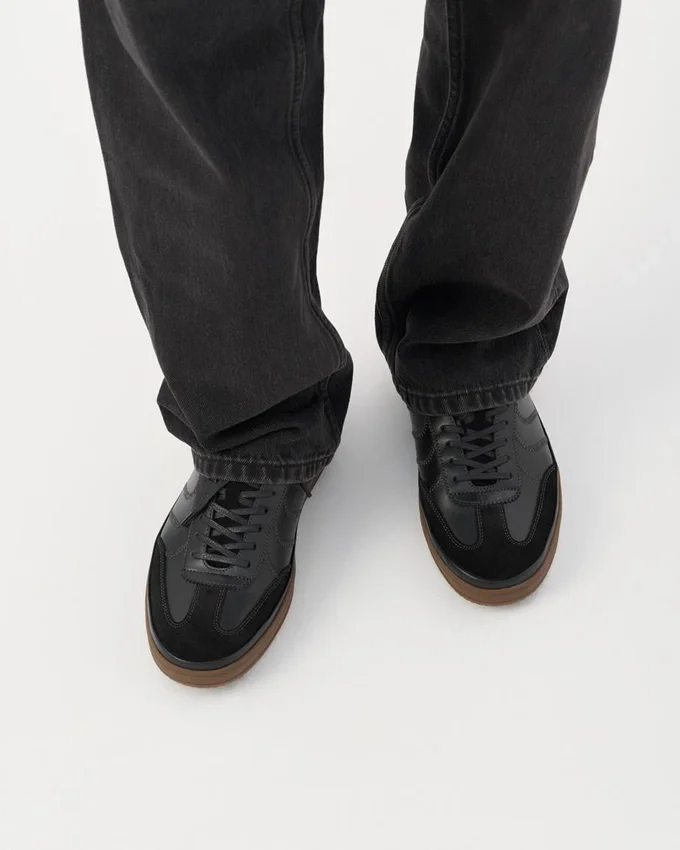 Leo Sneakers