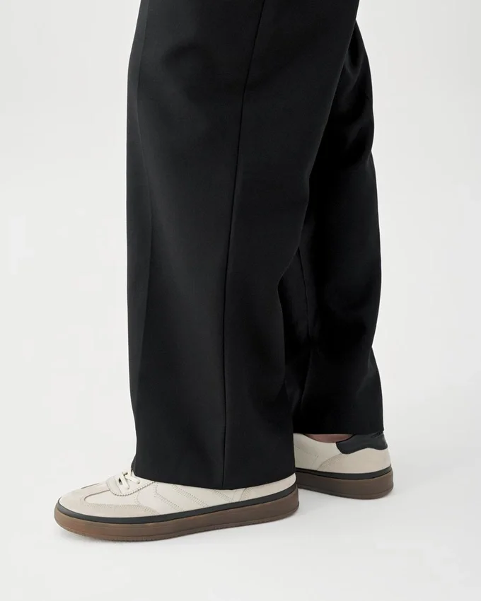 Leo Sneakers