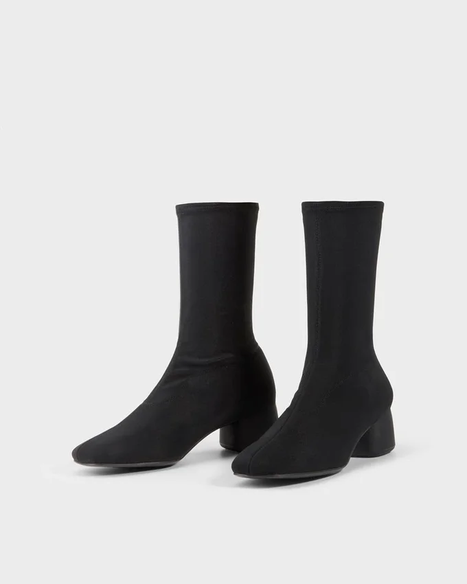 Livia Boots