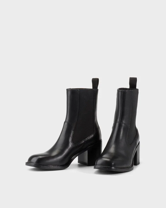 Meryl Boots